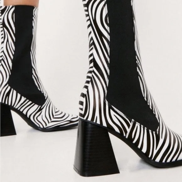 Zebra Faux Leather Heeled Chelsea Boots S05 - Picture 2 of 11